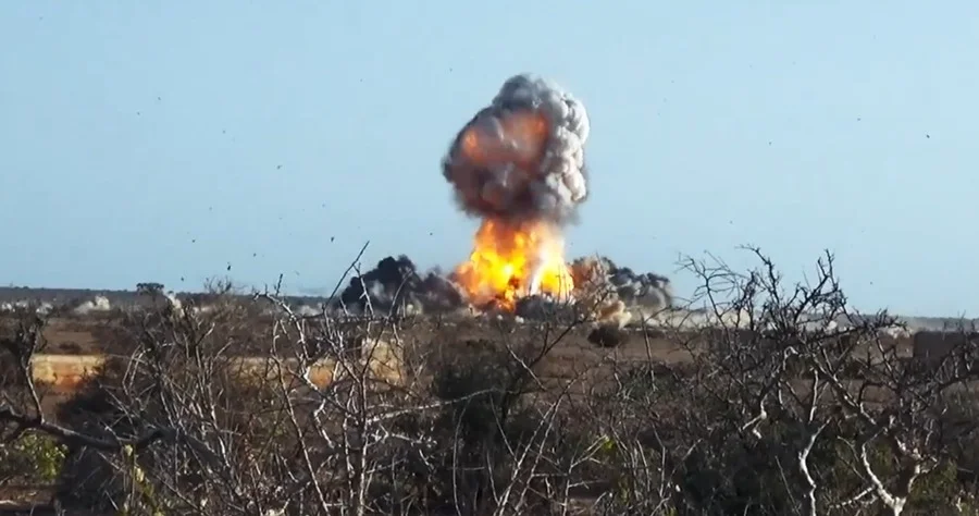 عملية جوية ضد مليشيات الشباب
